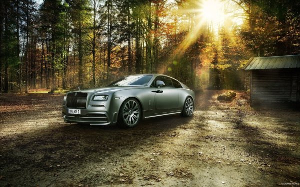 Машина Роллс Ройс