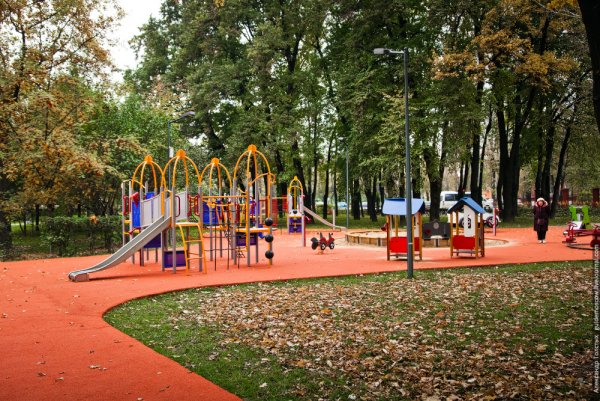 Гончаровский парк детский площадка