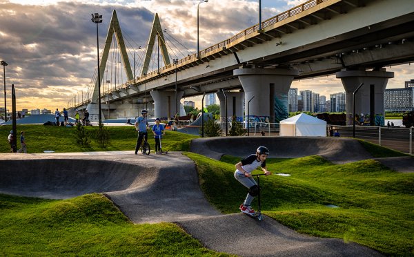 Экстрим парк под мостом Миллениум