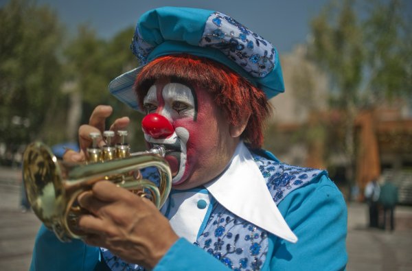 Дудка клоуна