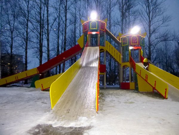 Дети на зимней Горке