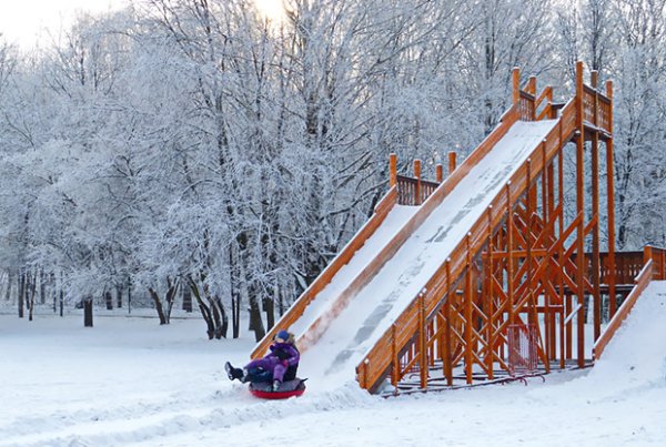 Парк Кузьминки горка для тюбинга