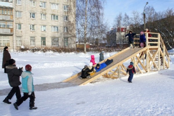 Площадь Металлургов Череповец горка