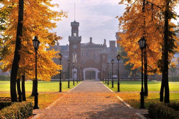 Замок принцессы Ольденбургской осень