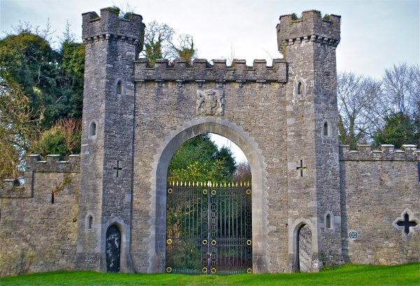 Замок Шато Тьерри надвратная башня