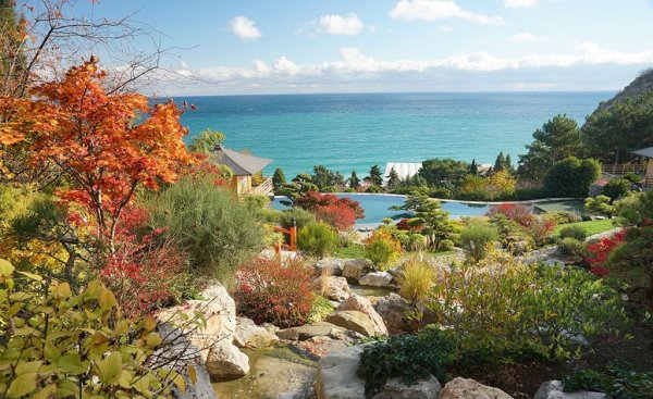 Парк Айвазовского Партенит осенью