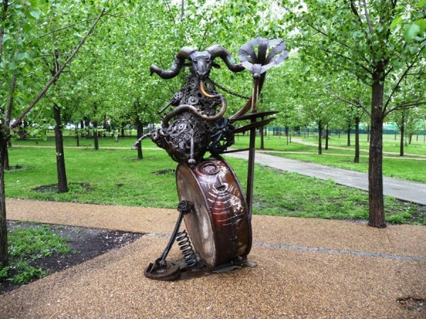 Парк знаки зодиака в Свиблово