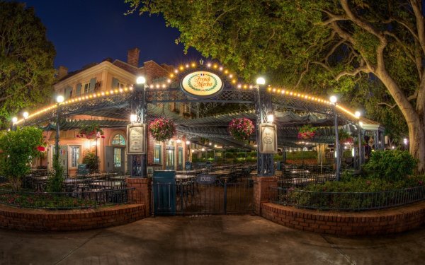 Ресторан на улице