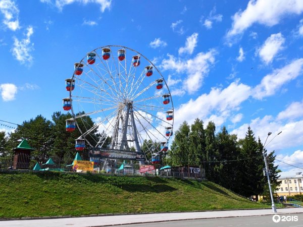Колесо обозрения в Барнауле