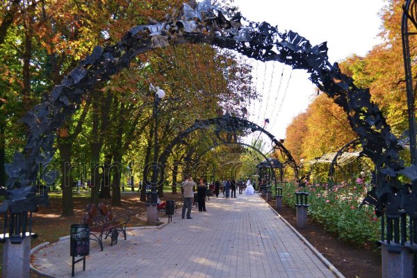 Парк кованных фигур в Донецке