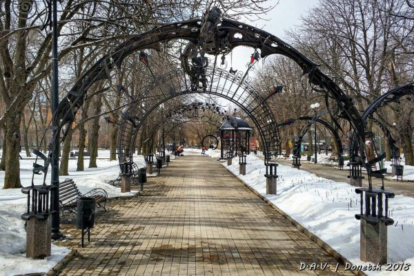 Парк кованых фигур город Донецк