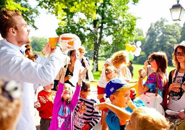 Детский праздник в парке