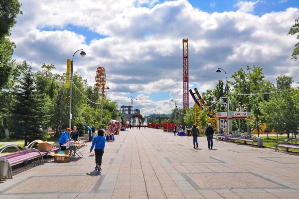 Пешеходный бульвар Тюмень