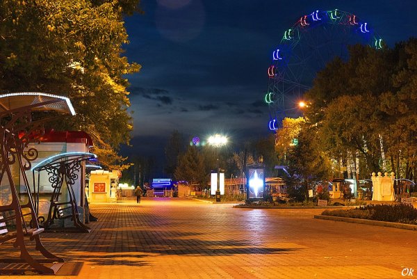 Парк Хабаровска ночью