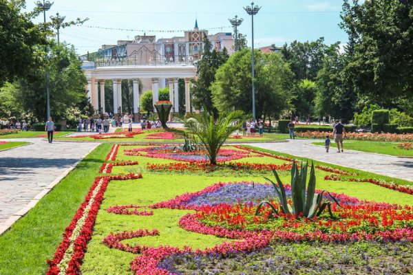 Парк имени Горького Алматы