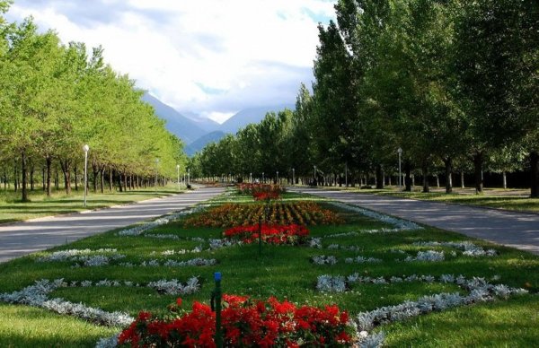 Парк имени первого президента Республики Казахстан (Алма-Ата) зимой