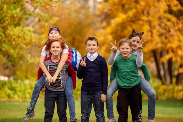 Школьники на природе