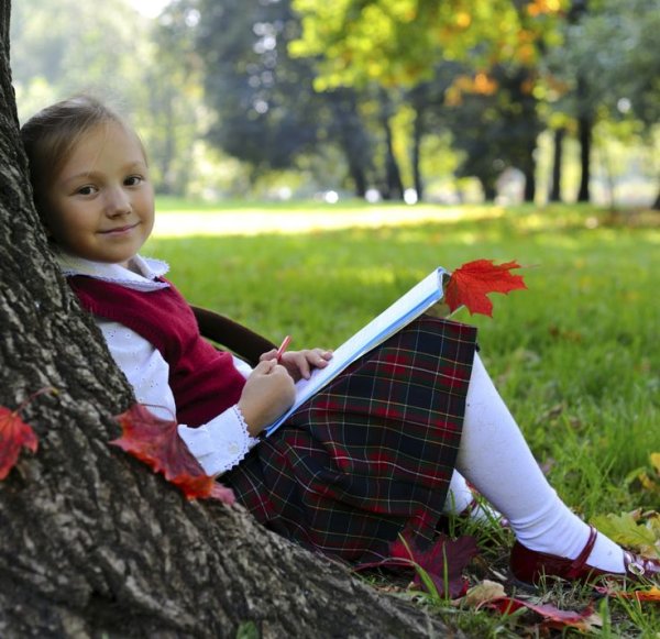 Школьники осень