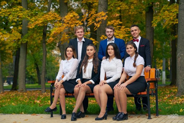 Фотосессия выпускников в парке