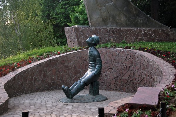 Боровск памятник Циолковскому скульптор