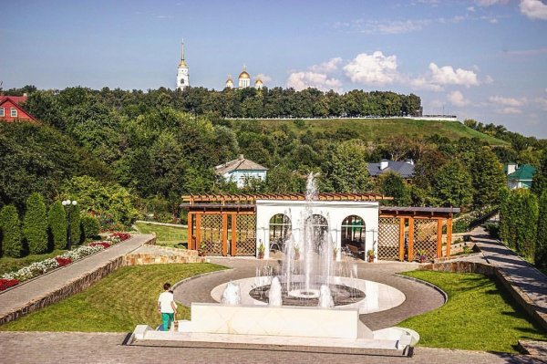 Город Владимир Патриарший сад