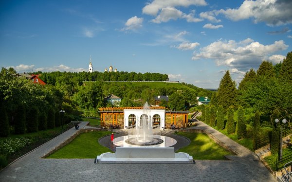 Патриарший сад во Владимире