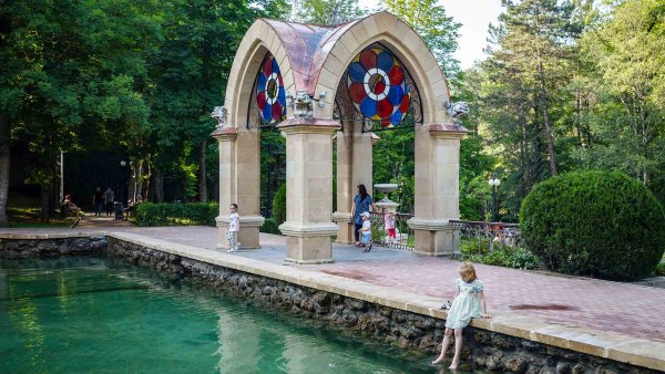 Национальный парк Кисловодский стеклянная струя