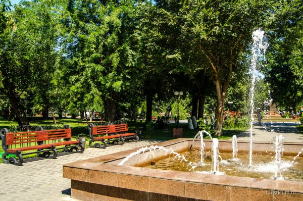 Братский парк в Астрахани