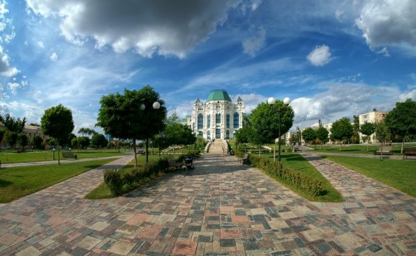 Астрахань театр оперы и балета парк