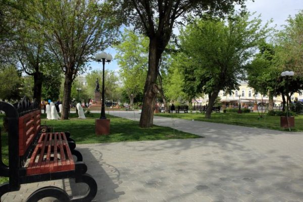 Парк Братский сад Астрахань