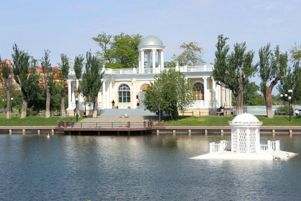Парк Лебединое озеро Астрахань