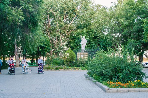 Парк имени Ленина Астрахань