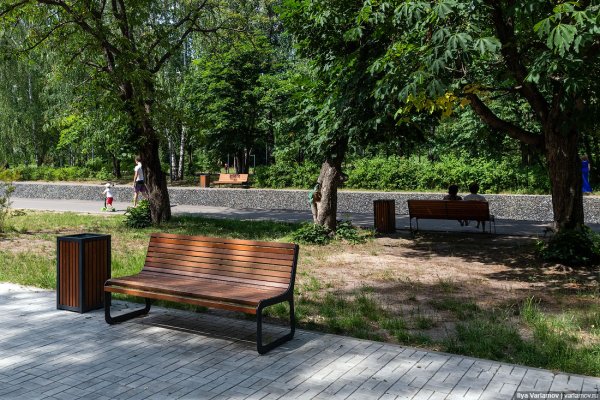 Волжский бульвар парк скамейки