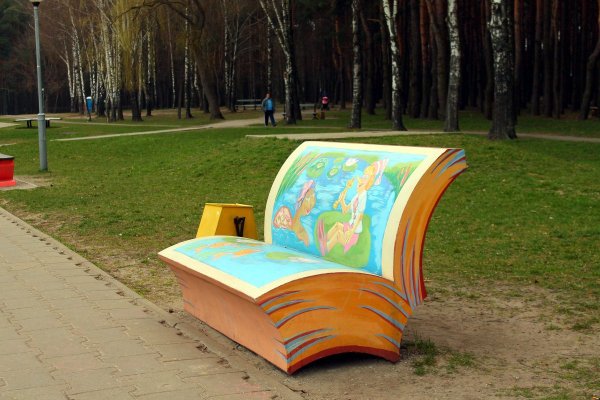 Парк Сокольники скамейки