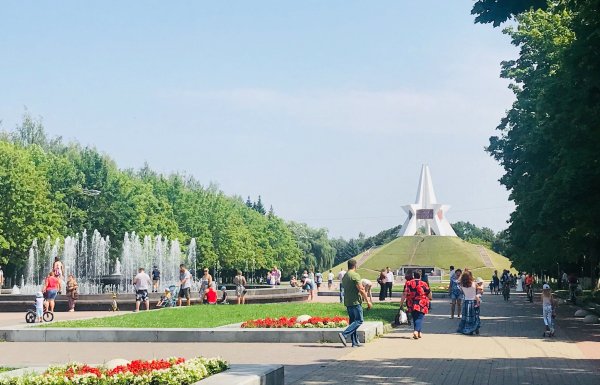 Курган бессмертия Брянск парк
