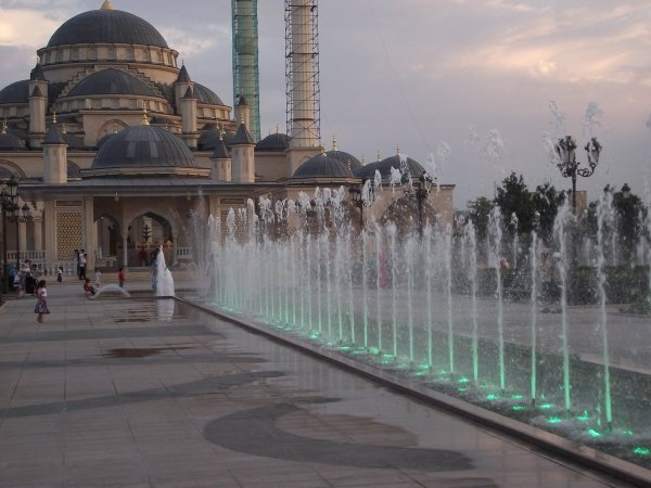 Фонтан у мечети сердце Чечни