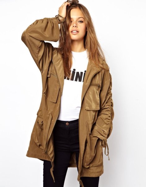 Девушка в куртке