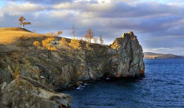 Мыс богатырь на Ольхоне