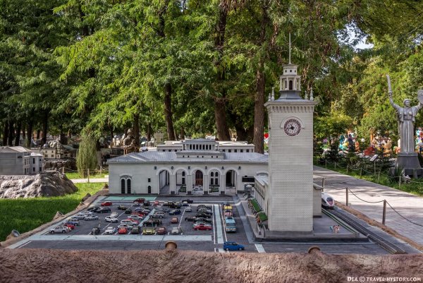 Бахчисарайский парк миниатюр