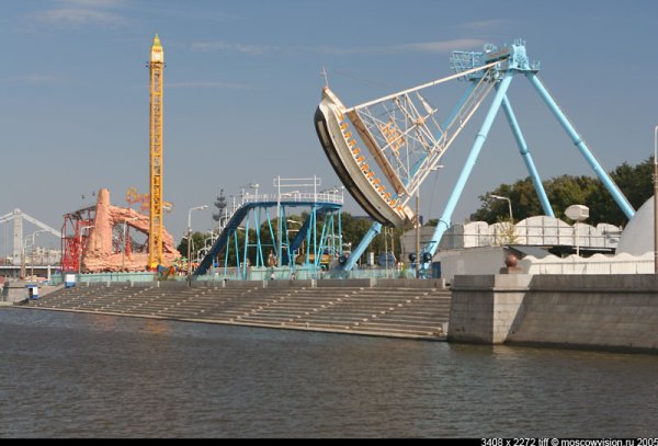 Парк аттракционов в Москве парк Горького