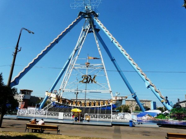 Парк аттракционов парк Горького