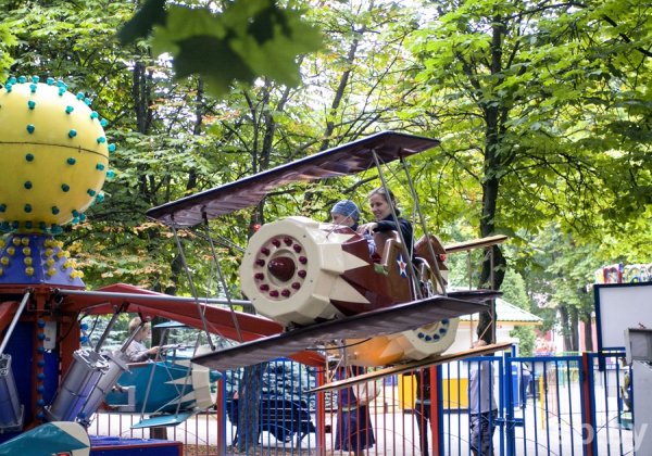 Парк аттракционов парк Горького