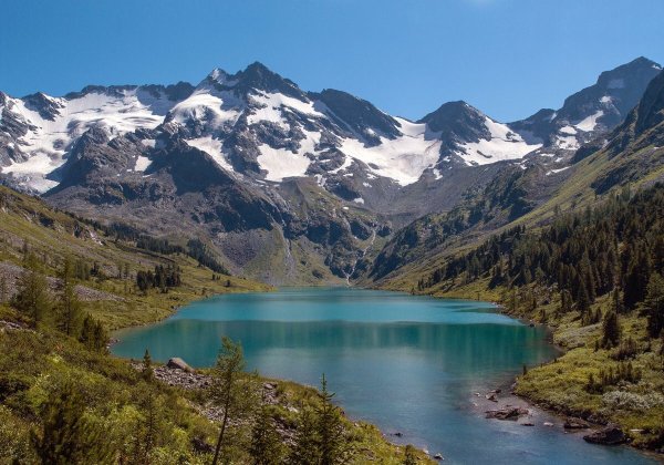 Тайменье озеро Алтай