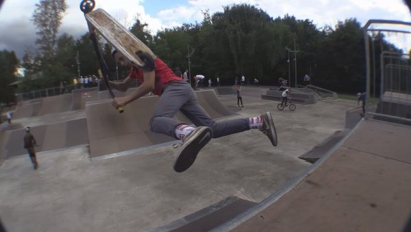 Брай флип на самокате