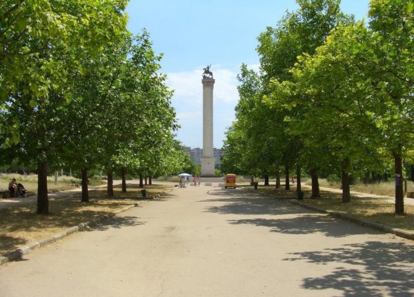 Аллея героя парк Победы Севастополь