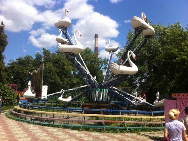 Аттракционы в Курске в Первомайском парке