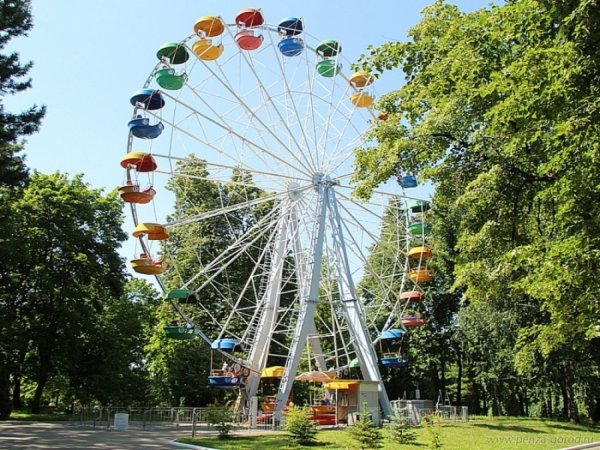 Колесо обозрения Пенза парк Белинского
