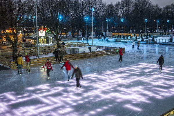 Центральный парк Омск каток