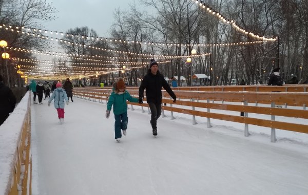 Парк Терешковой в Челябинске каток 2021