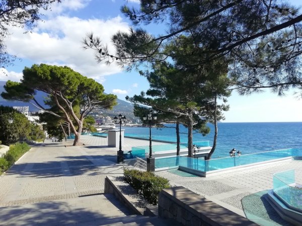 Ялта Приморский парк Гагарина 4